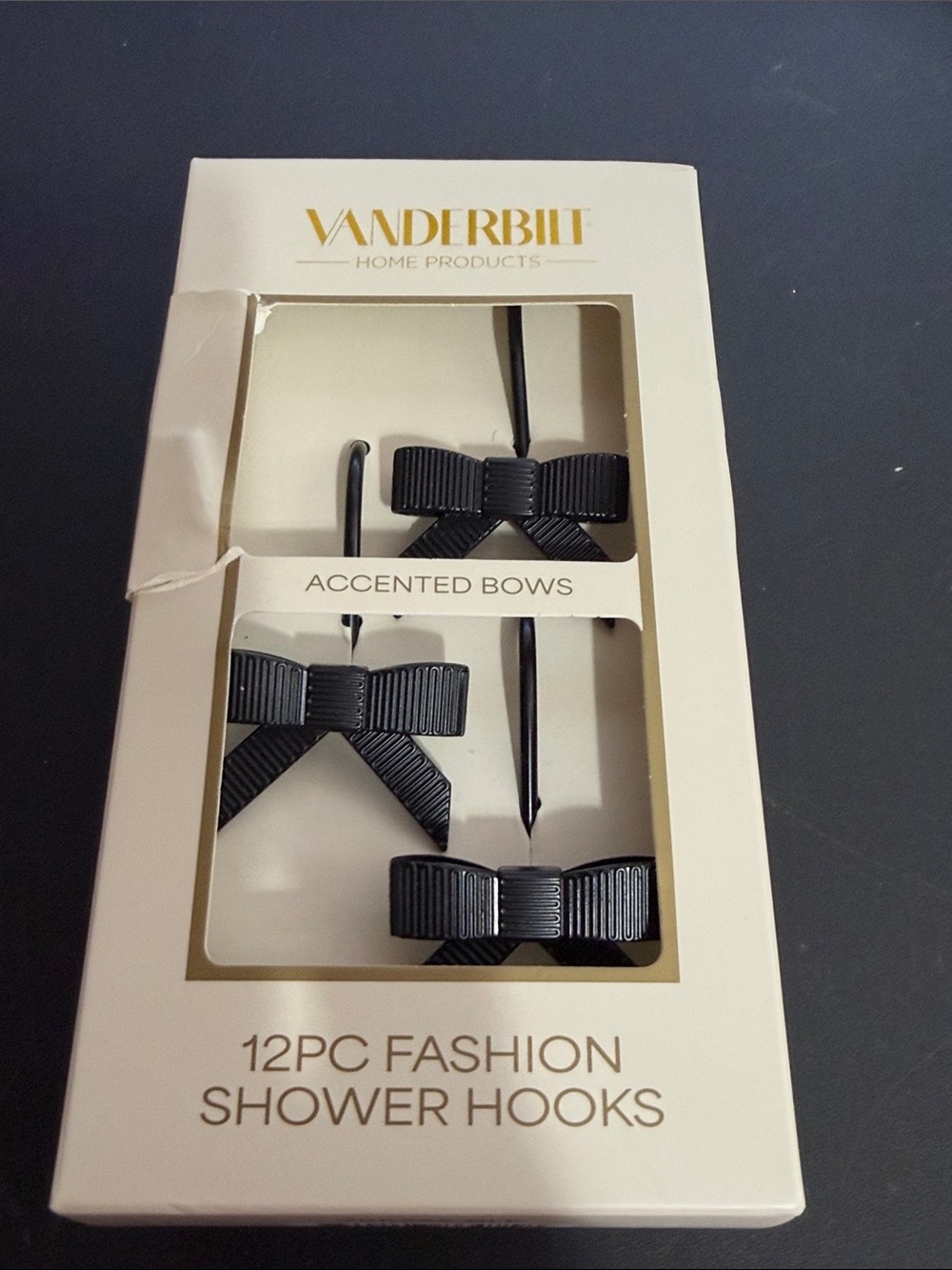 Vanderbilt black 12 pc bow shower hooks